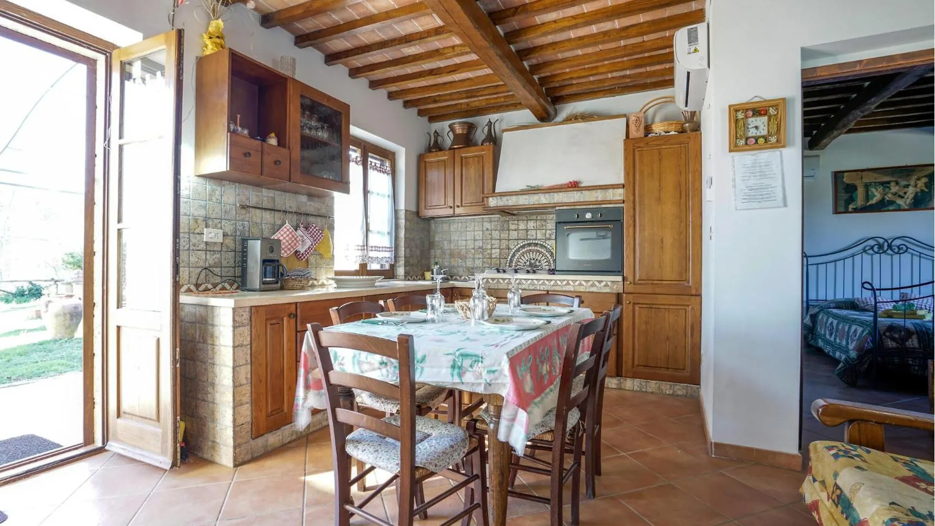 2 Bedroom Nice Apartment In Sovana 0*,  Włochy